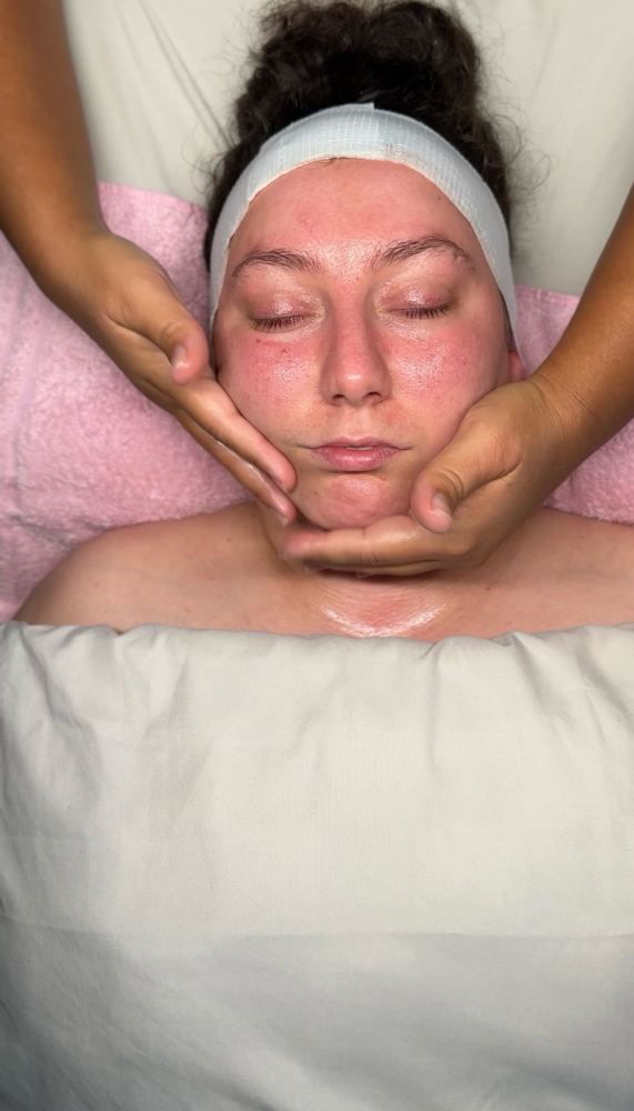 Custom Glow Facial - 60 Minutes