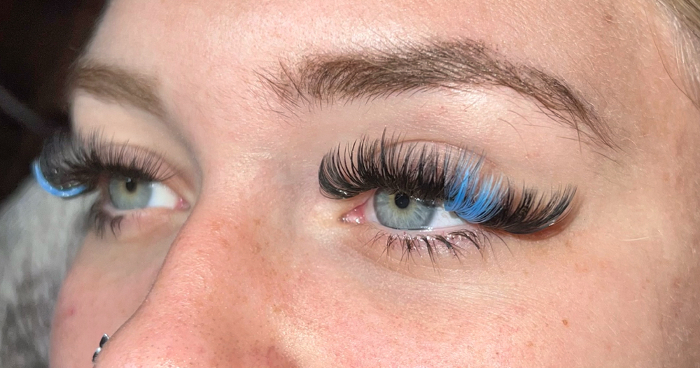 Mega Volume Lashes