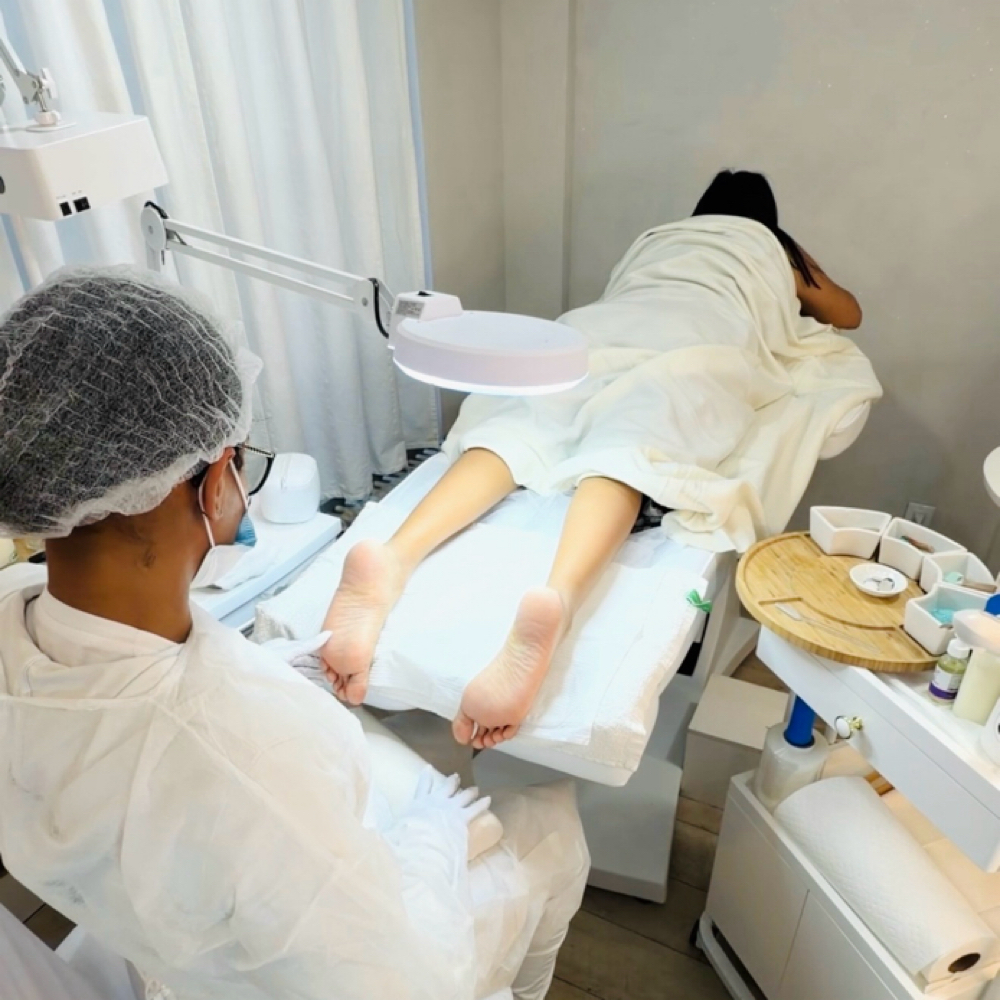 Therapeutic Spa Pedicure at Dream Nails By Katterine in Corona, NY