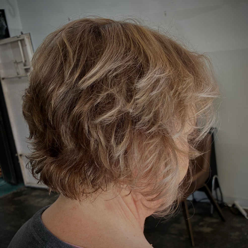 womens hair cut at Exquisite Salon in harrison, AR