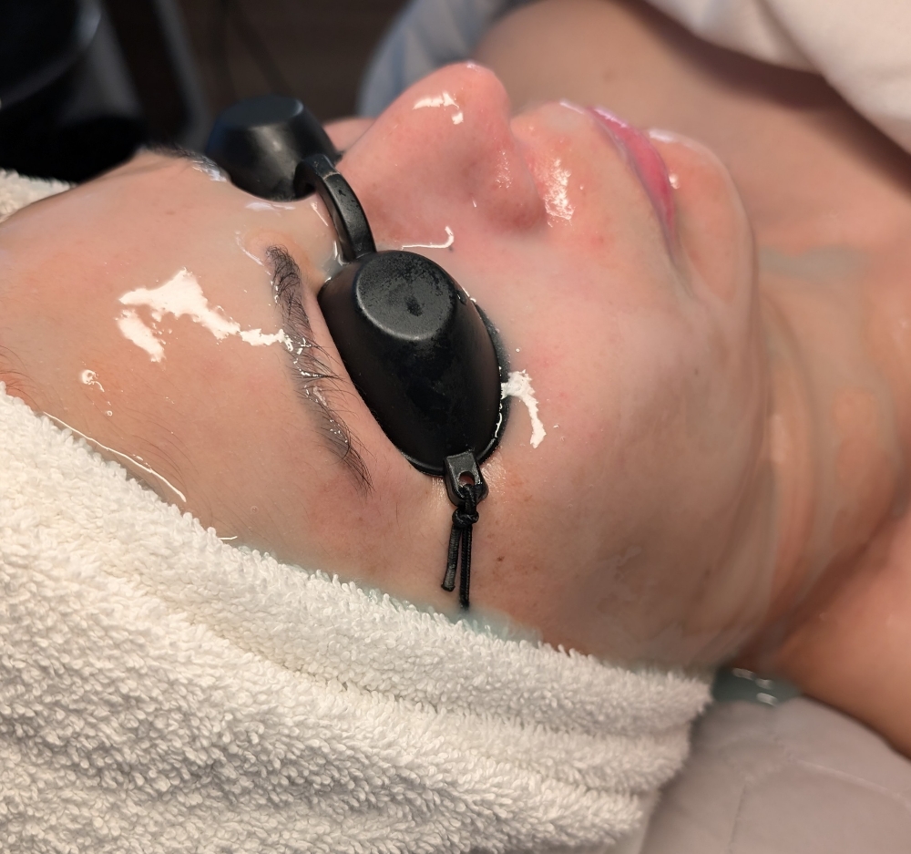 Glow Cleansing Facial