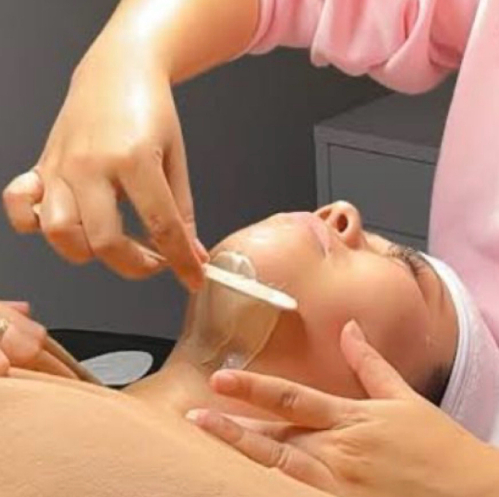 Chin Wax at Skinsational Beauty Boutique in Bethany, OK