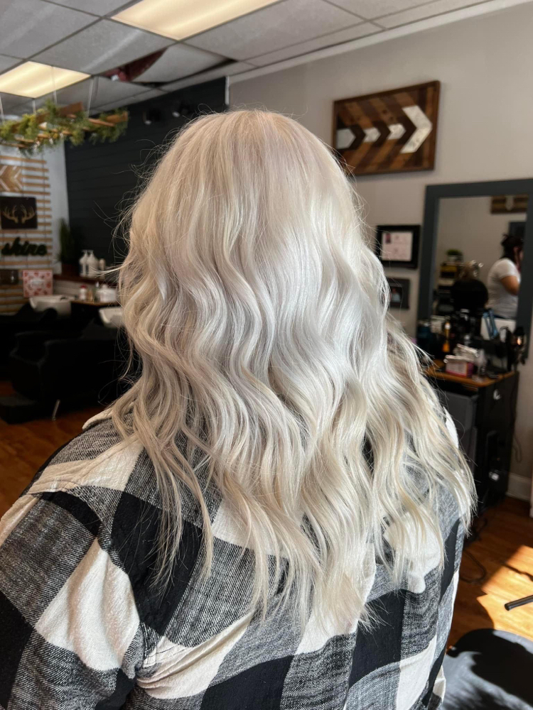 On Scalp Bleach + Cut + Toner