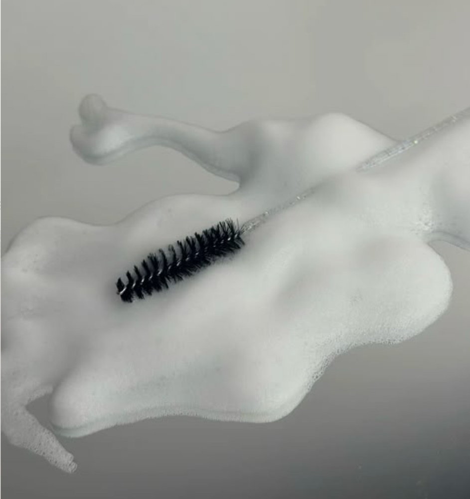 Lash shampoo