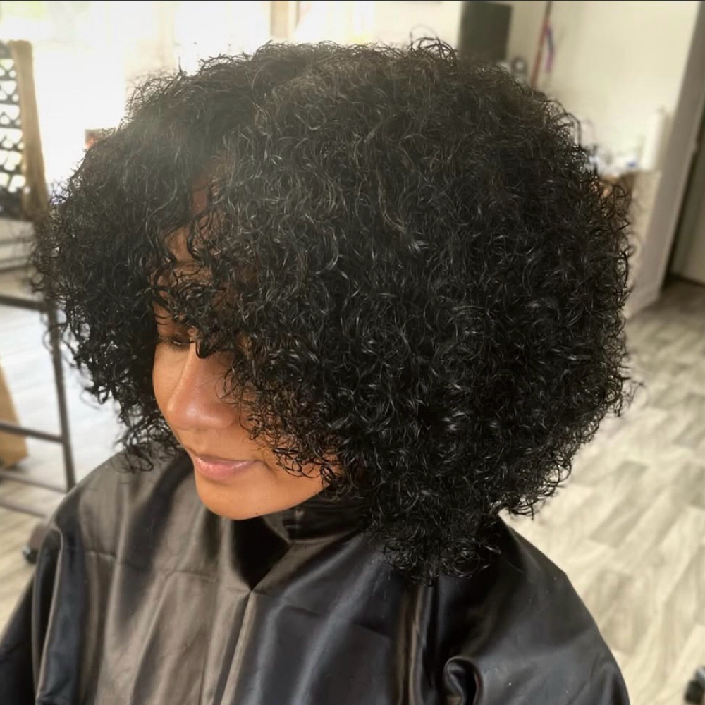 The Signature Scult ✂️ at Ren’e Beauty Salon in Hamden, CT