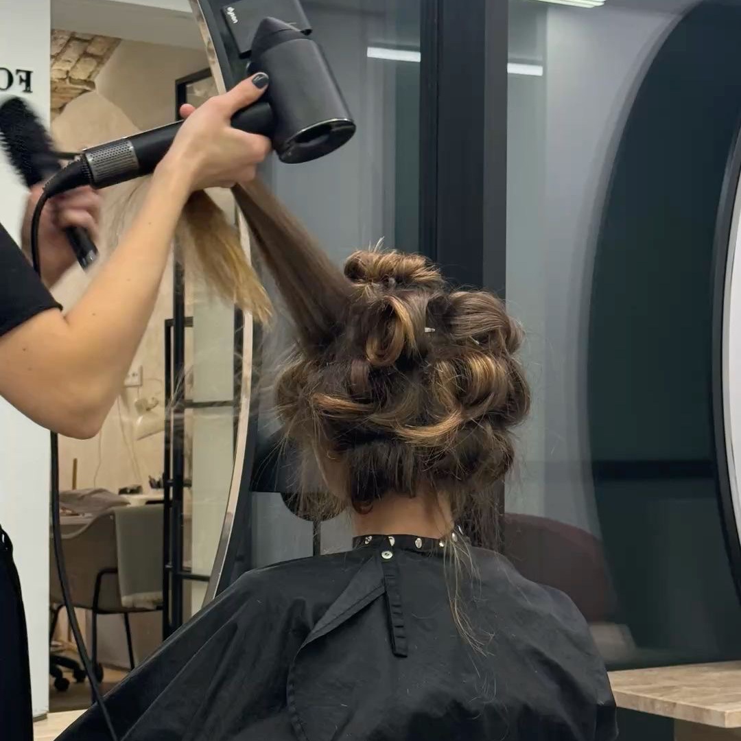 Wash, Dry & Style at Blondies & Co. in Roselle, IL