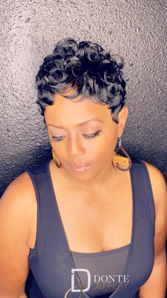 Shampoo Blow Dry And Curl at Deante  Yopp in Farmington Hills, MI