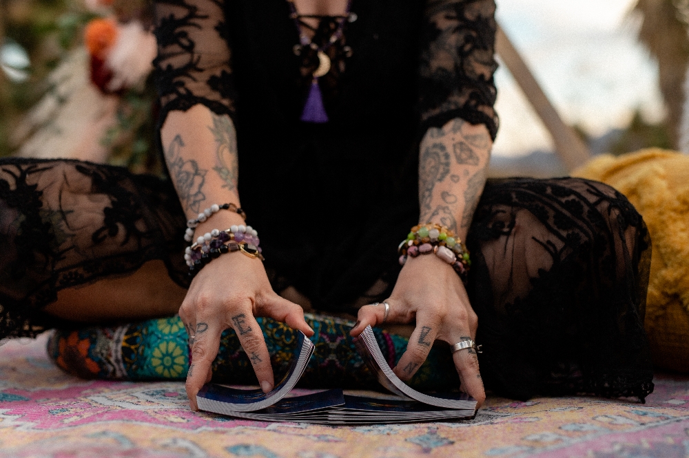 Intuitive Tarot/Oracle Card Reading