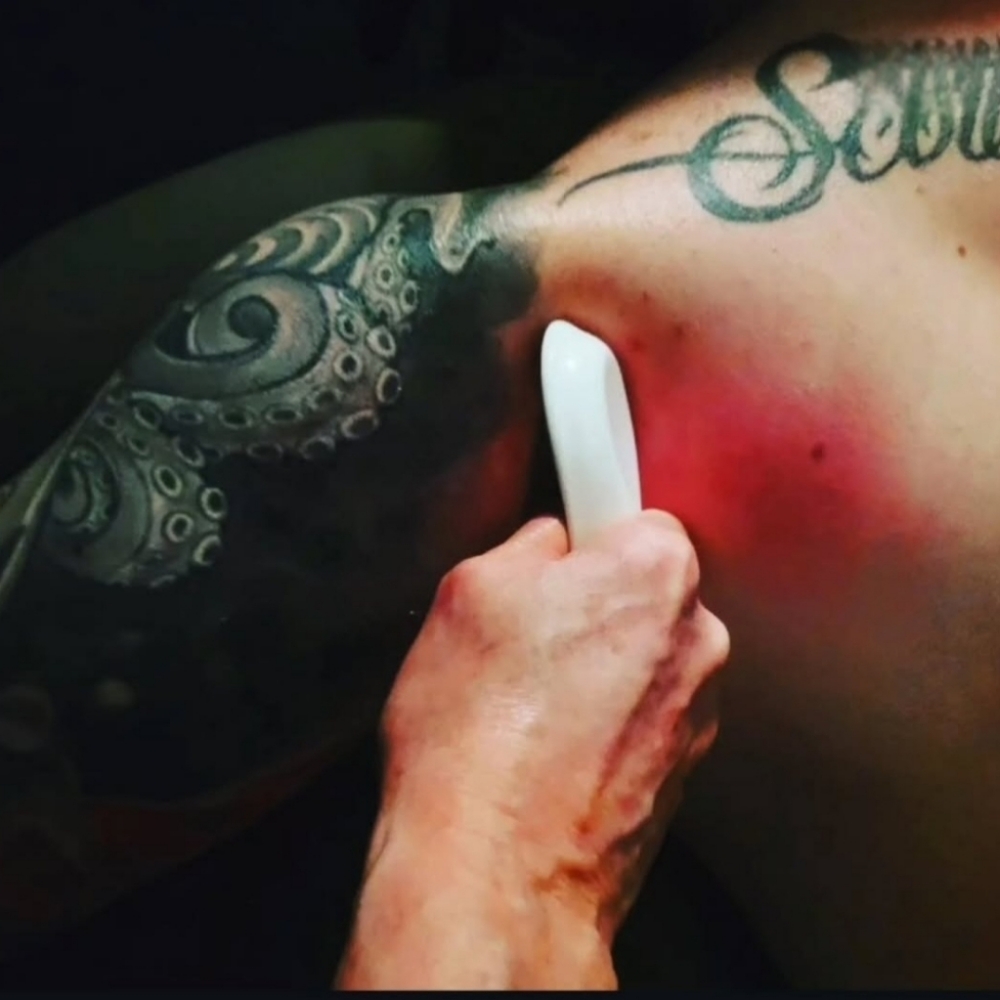 60 minute massage w/ Cherise