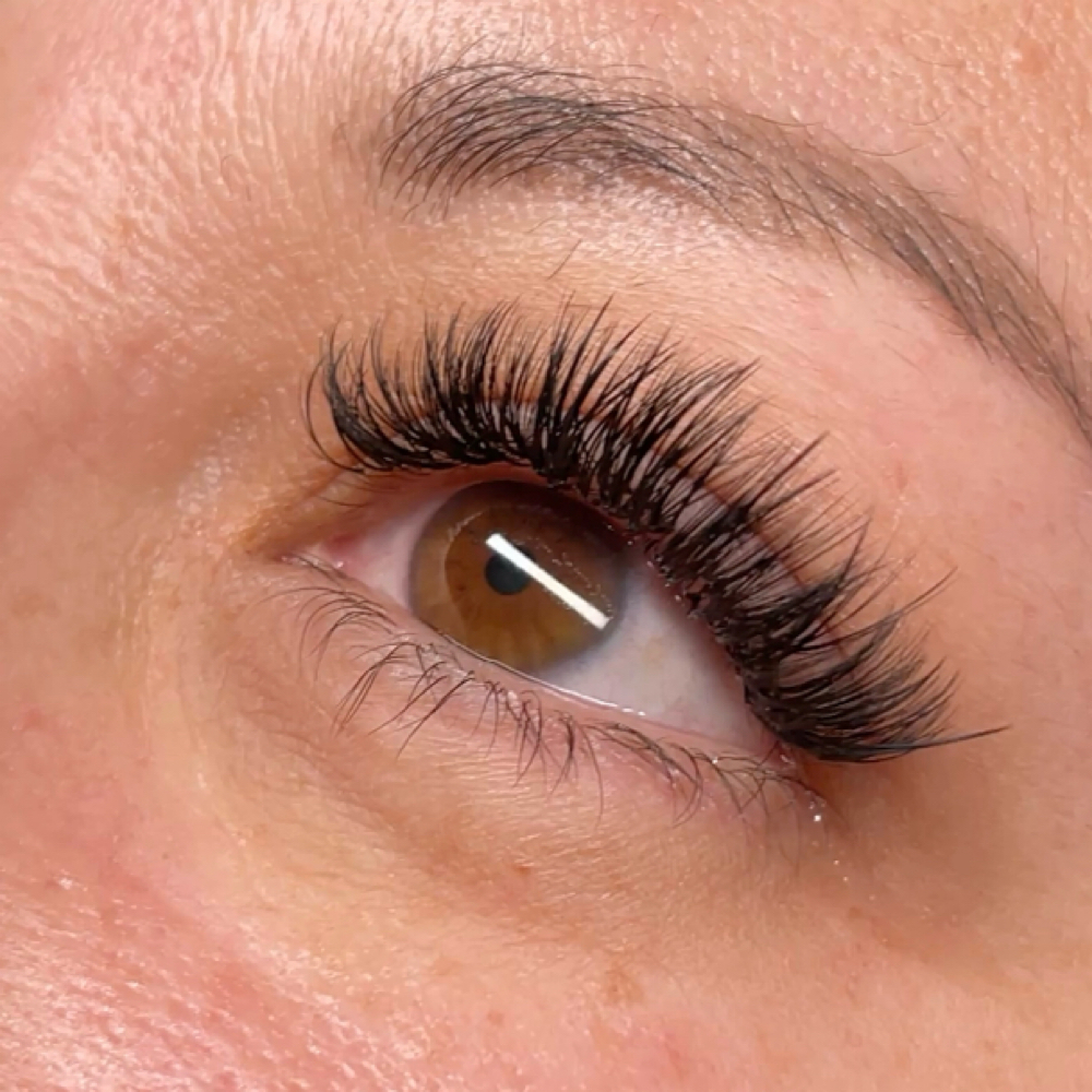 Full Set - Lash Extensions at Val‘s Beauty Vault in Tucson, AZ
