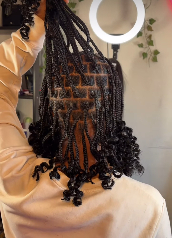 Smedium Knotless Braids