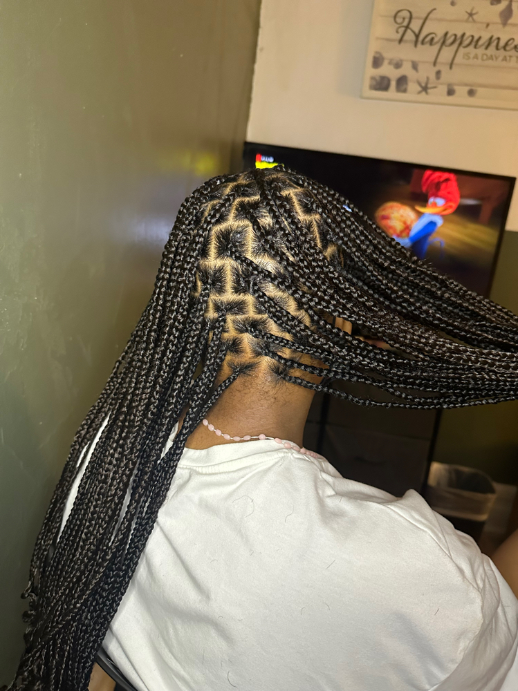 SMEDIUM KNOTLESS BRAIDS