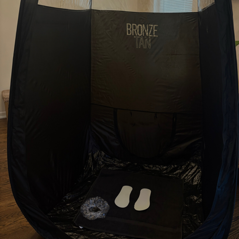 SPRAY TAN at ManeByMinnie in Nashville, TN
