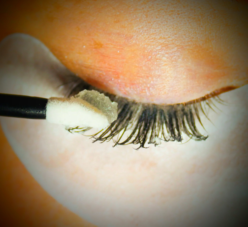Lash Extension Removal