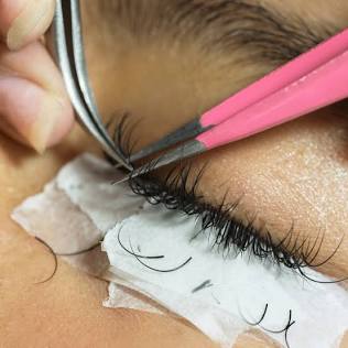 Lash Extension Removal