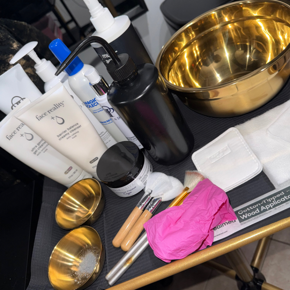 Basic Mens Facial at Nude Sknn in Rockford, IL