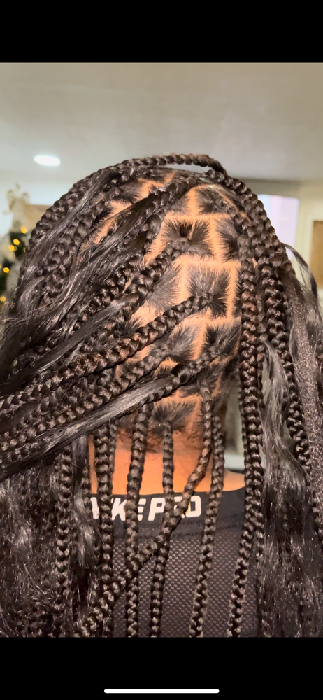 Medium Knotless Braids