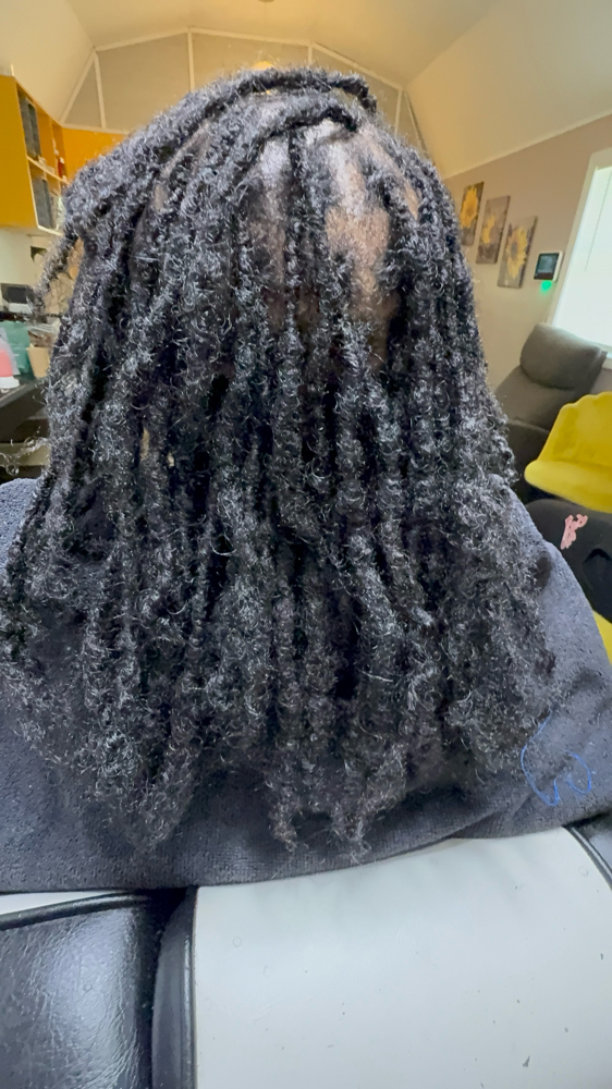 Traditional Lock Establishment at Mary’s Place in Ludowici, GA