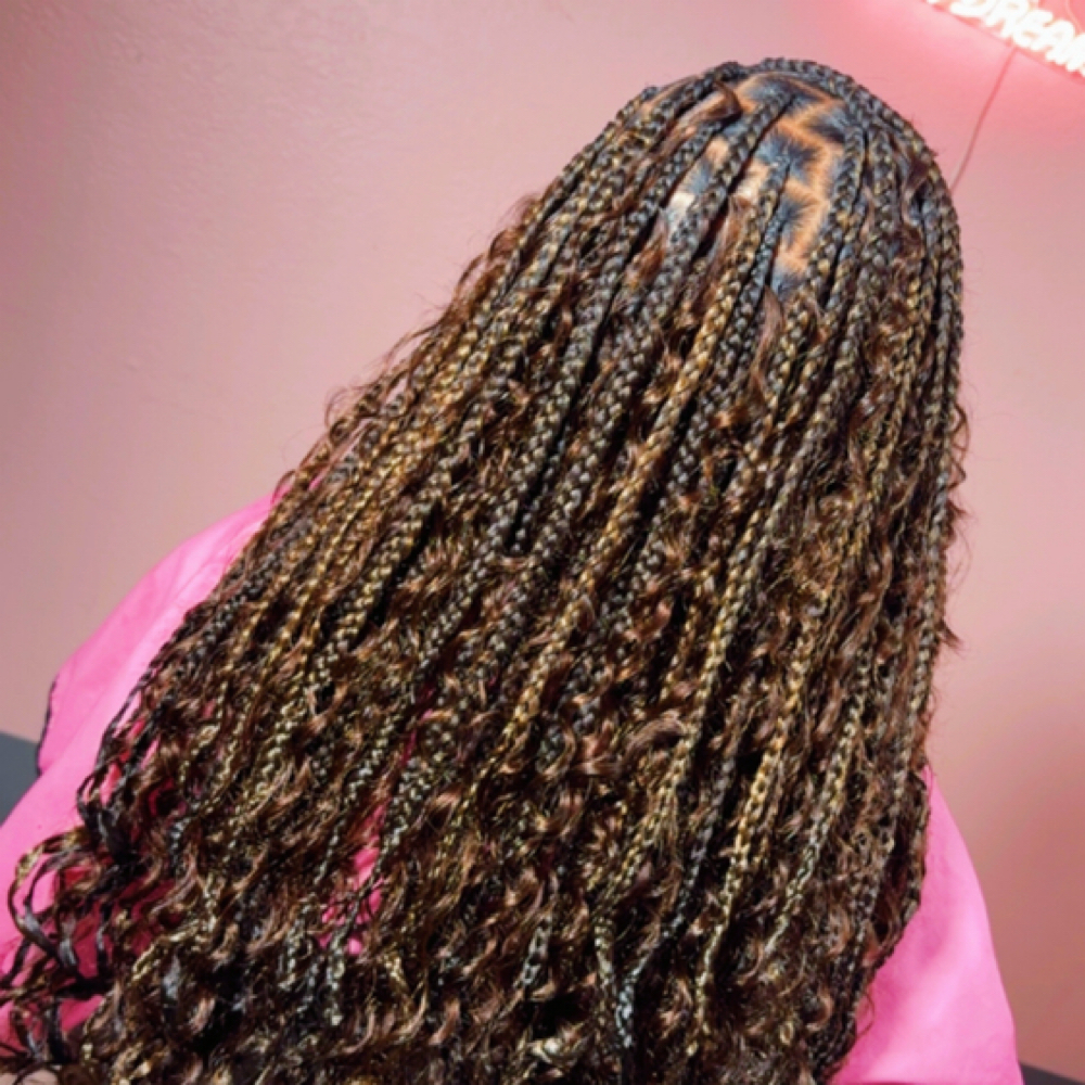 Smedium Braids at Mejko braid studio in Long Beach, CA