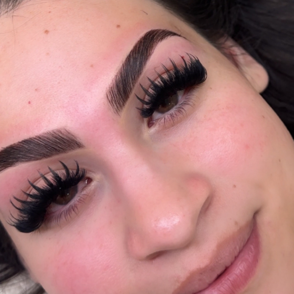 Strip Lash Fullset at Extrasbyevani in Springdale, AR