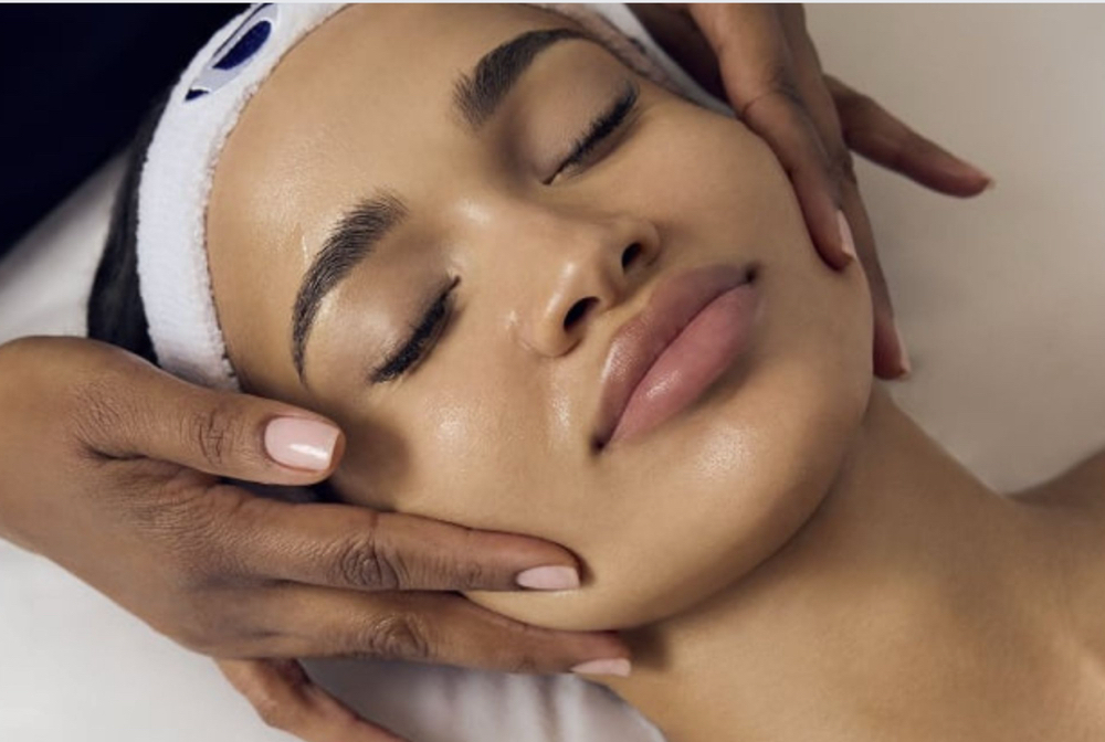 Flash Brightening Peel Facial