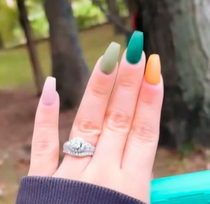 Medium Nail Full Set