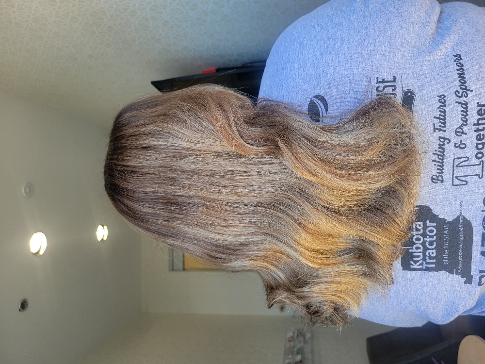 Medium hair Blowout
