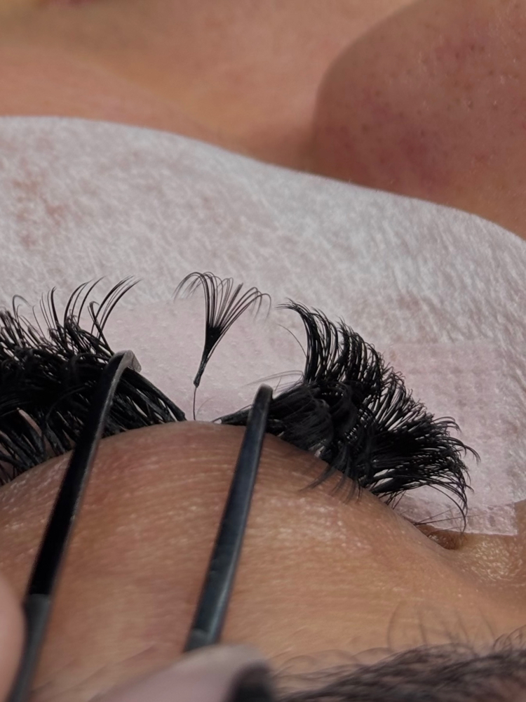 Foreign Fill at Klarysah’s Beauty Bar LLC in Dinuba, CA