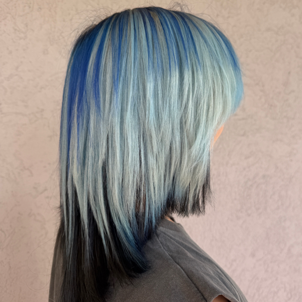 Platinum Root Touch Up at Valrocks your hair in Miami, FL