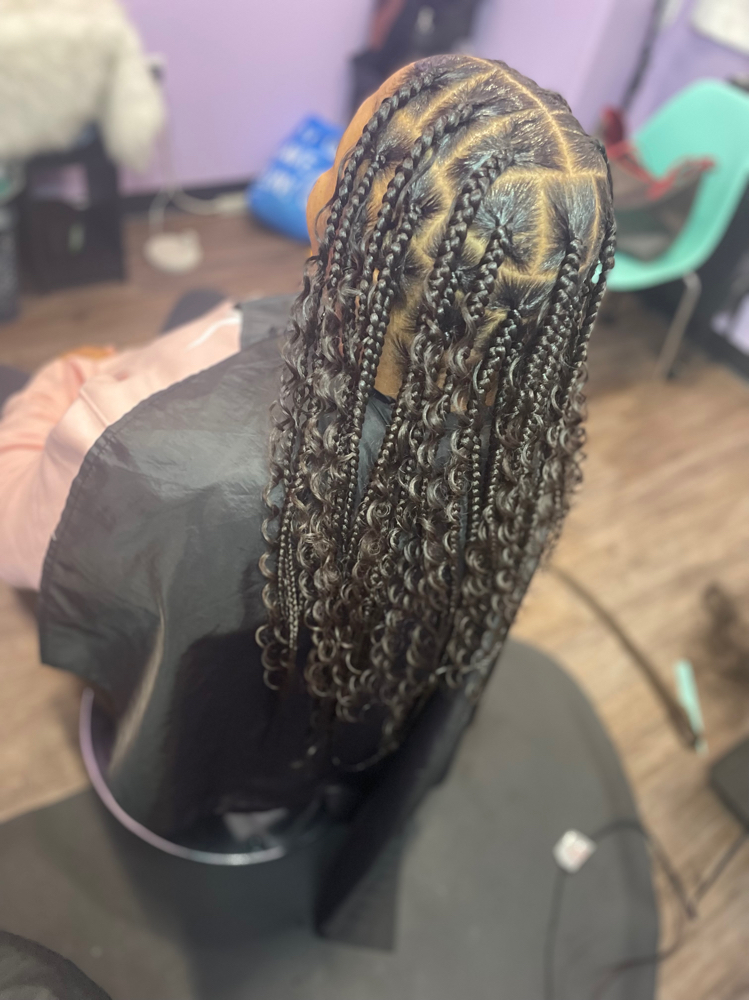 Large Boho Knotless at Thahairtherapist in Houston, TX