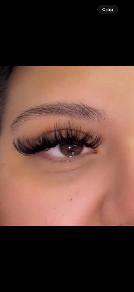 Hybrid Set Eyelash Extensions