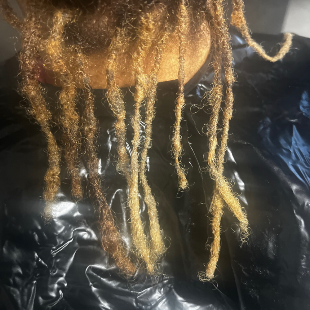 Maintenance (XS) at Refined Crowns - RC Styles in Arlington, TX