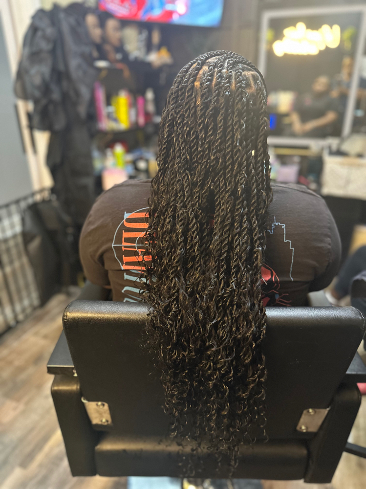 Island Twists at Crowns & Kinks in Crestview, FL