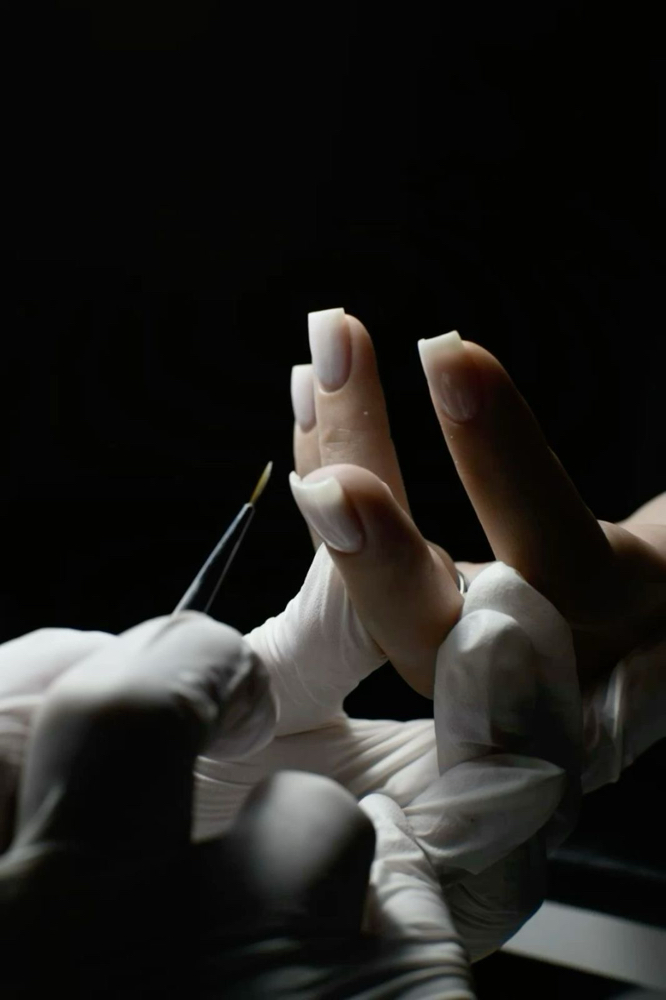 Fix one nail at Julia Nails LA in Encino, CA