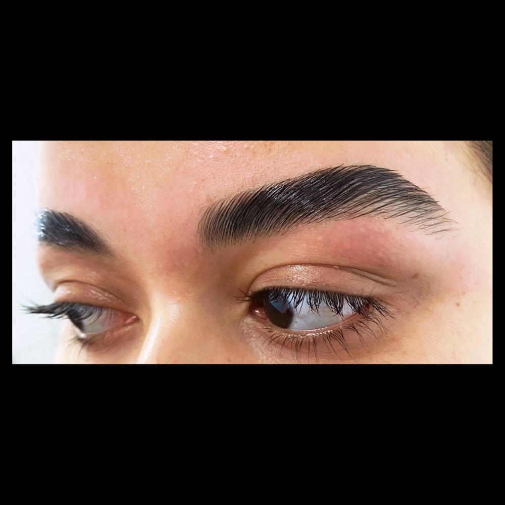 THURSDAY Brow Wax & Lami🦇