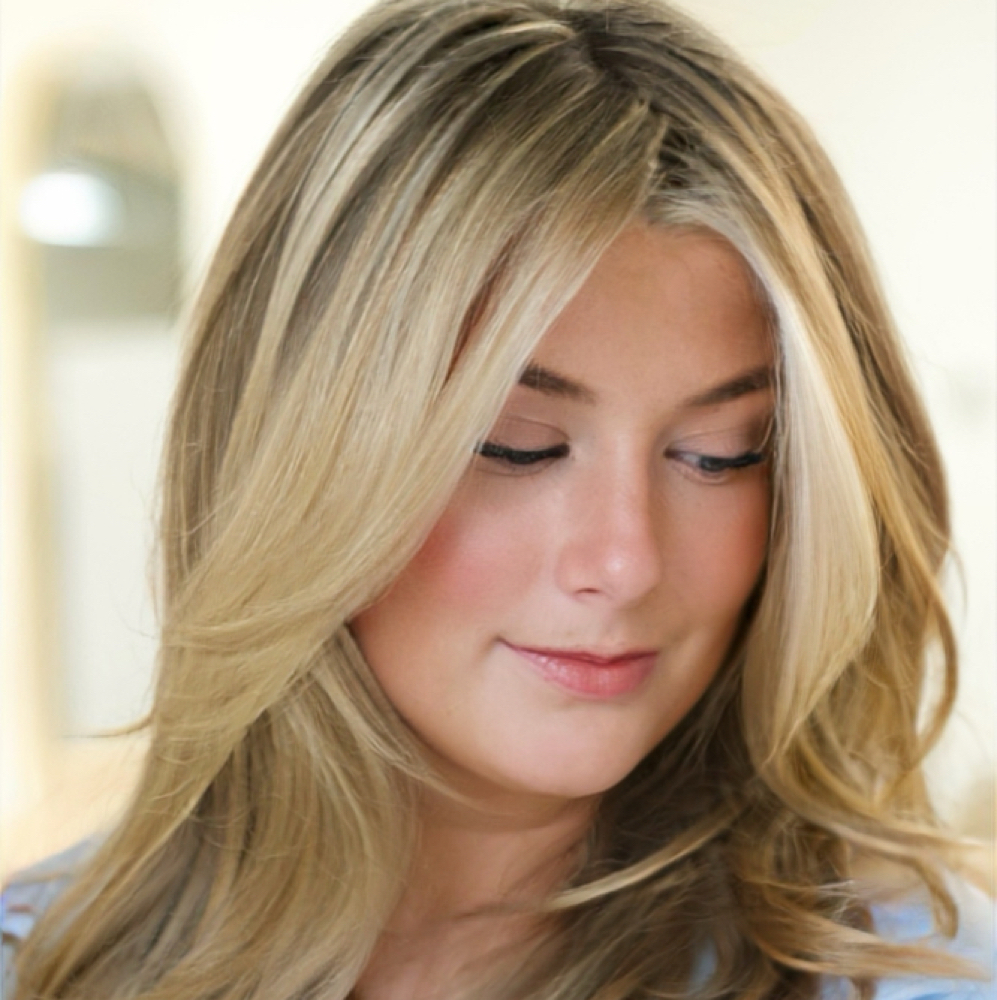 Roller Blowout at Salon Palomino in Edgewater, MD