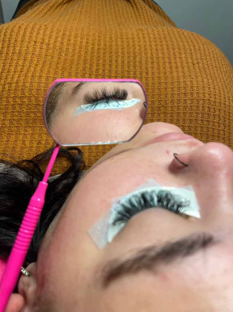 Lash Extension Touch-up