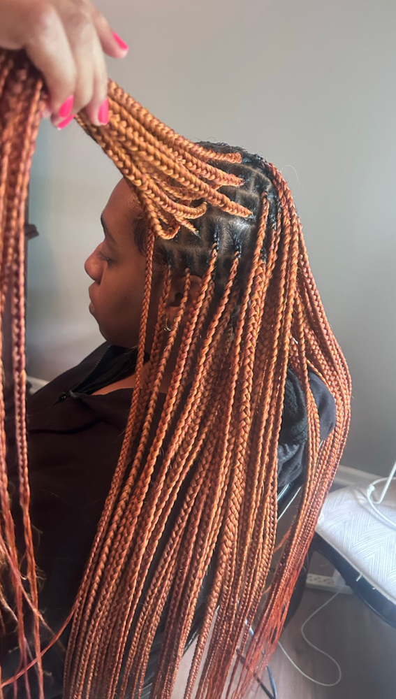 Smedium Knotless Braids