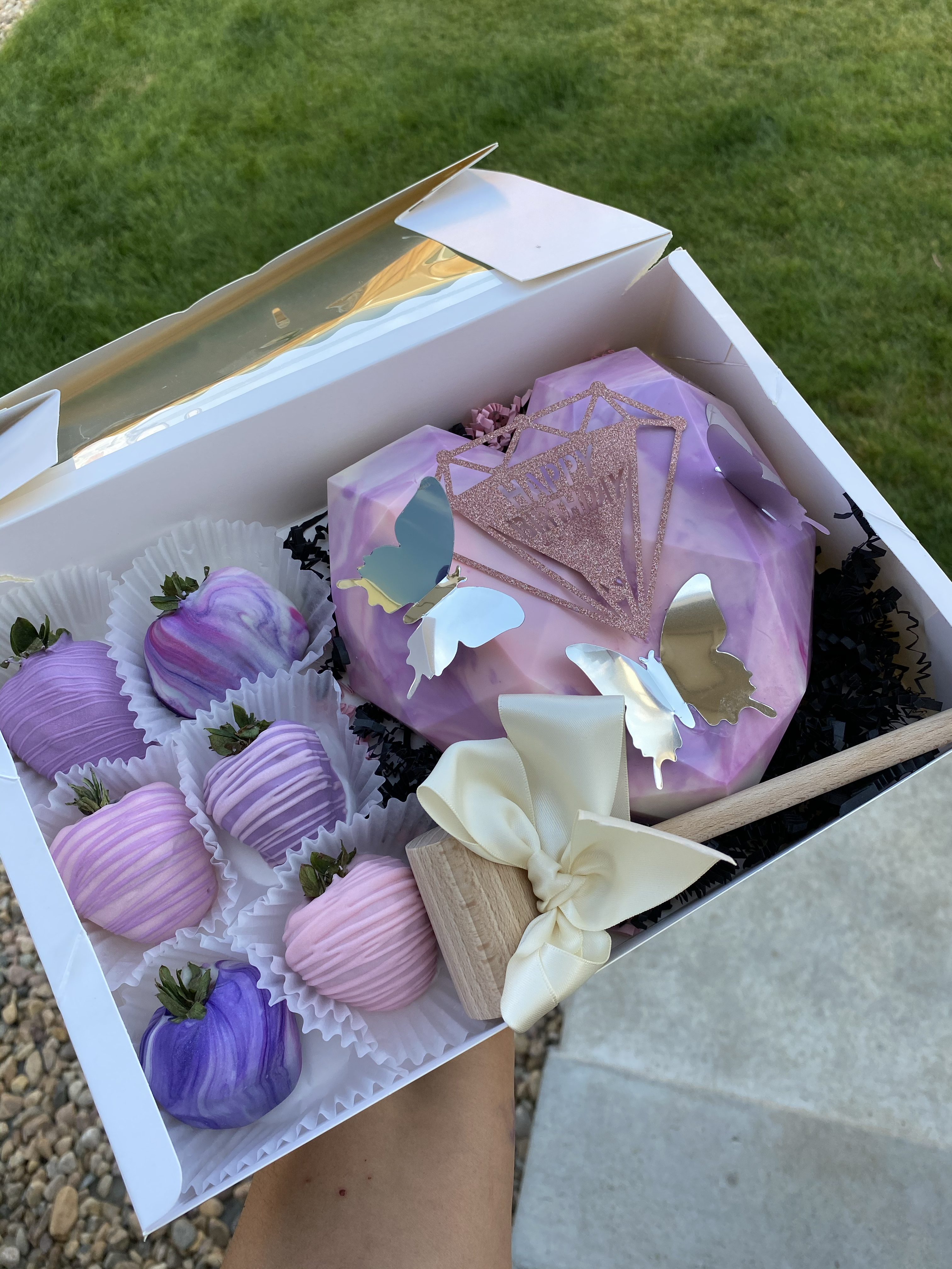 Heart Smash Box at Sweeter than Honey in Dacono, CO