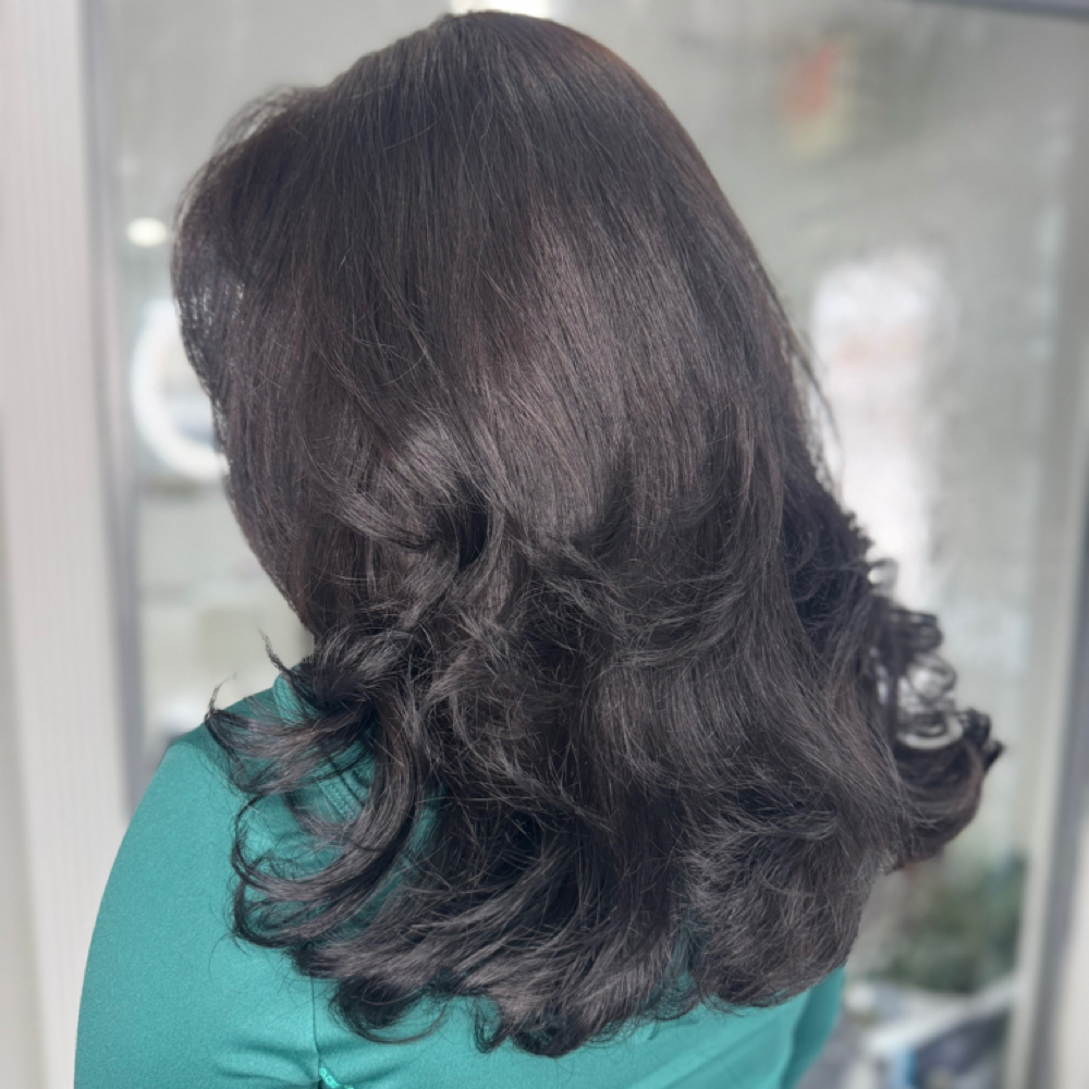 Shampoo/Blowdry at Kanvas by Kanani in Cherry Valley, MA