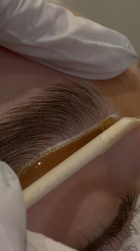 Brow Wax w/ Shaping