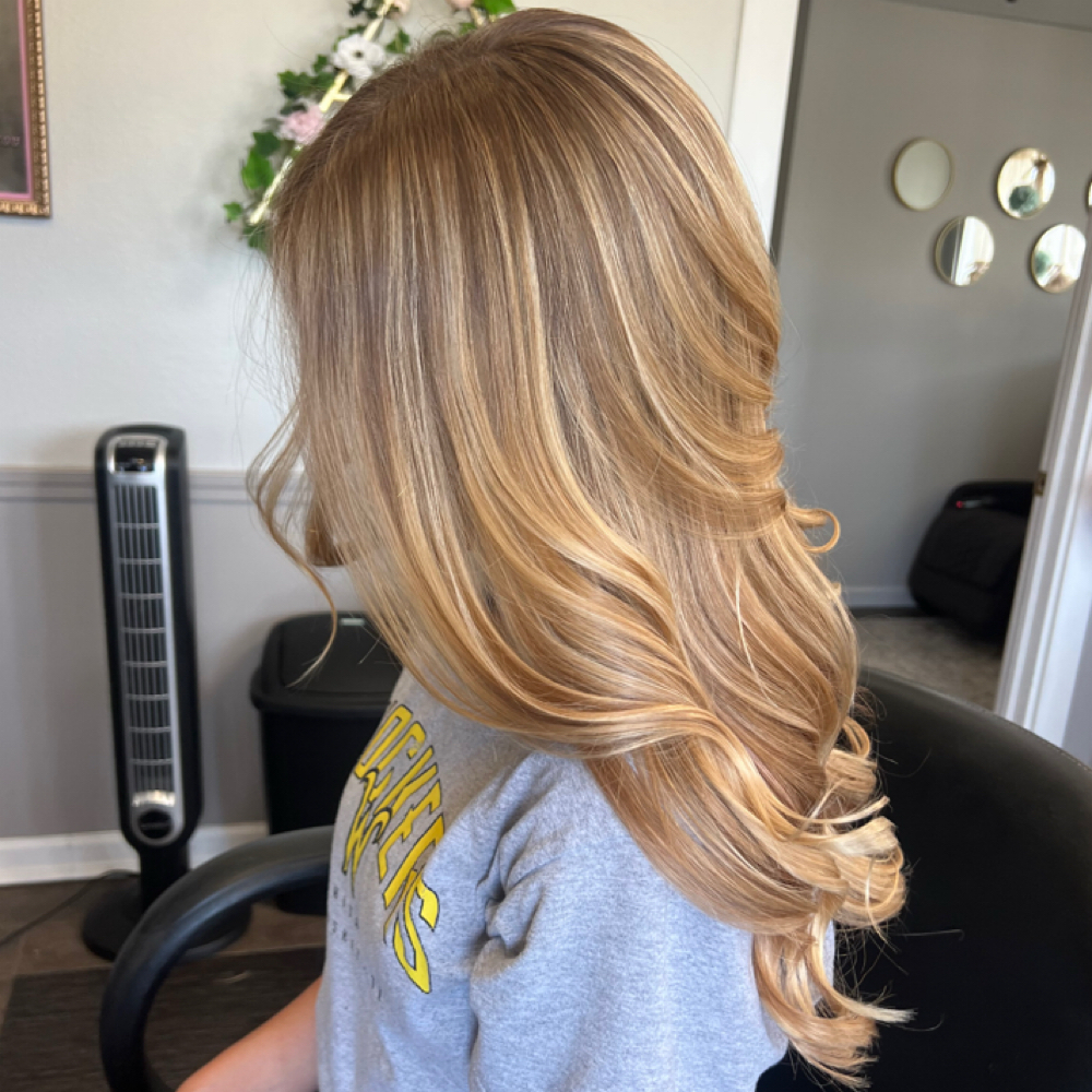 Partial Blonding at Beauty Extraordinaire JasmineLacey in Derby, KS