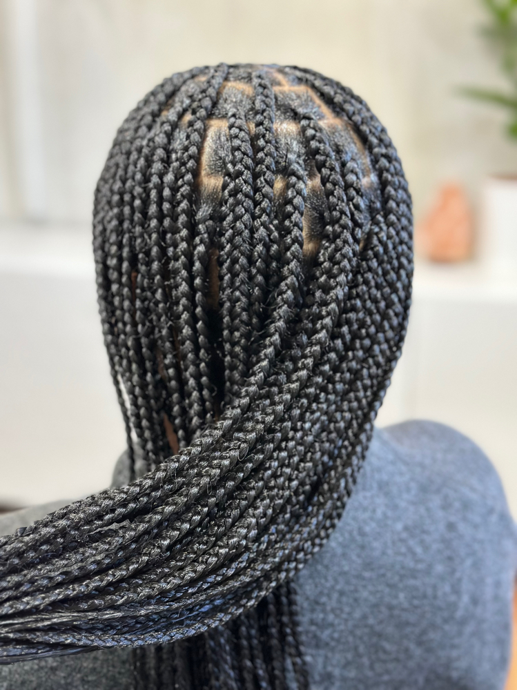 Medium knotless