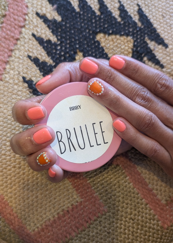 Level 1 – Minimalist Accents at Grad Manicures Salon in Baltimore, MD