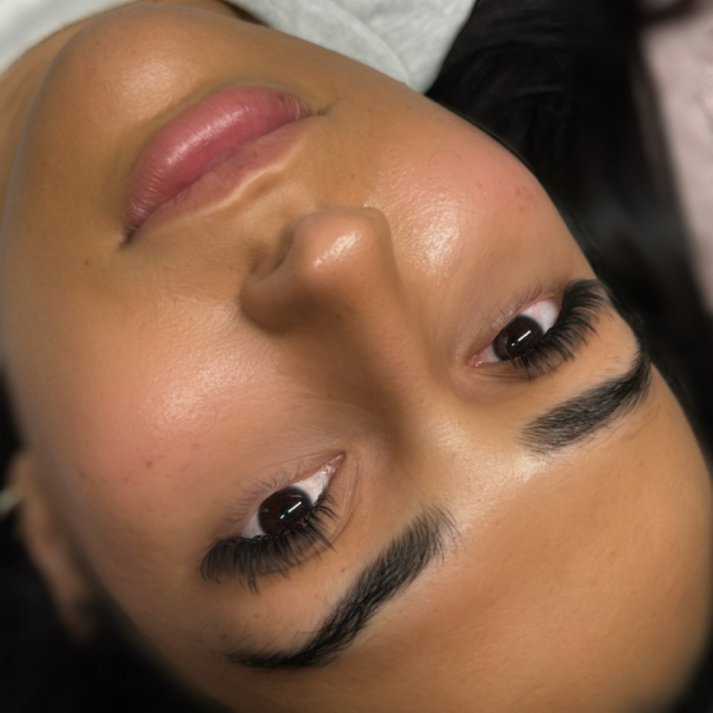 Hybrid Full Set at Yvette Lash Artistry in Selma, TX
