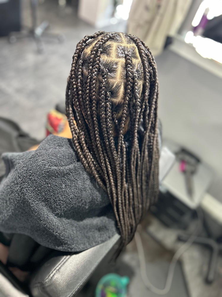 KNOTLESS BRAIDS at Salon Sistaz in Portland, OR