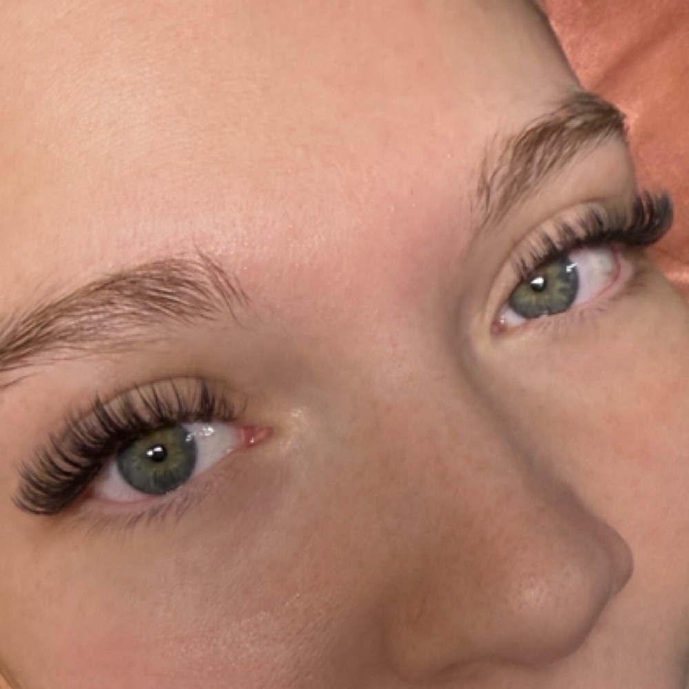 Hybrid Lash Extensions at The Beauty Bar by Anna in Florence, AL