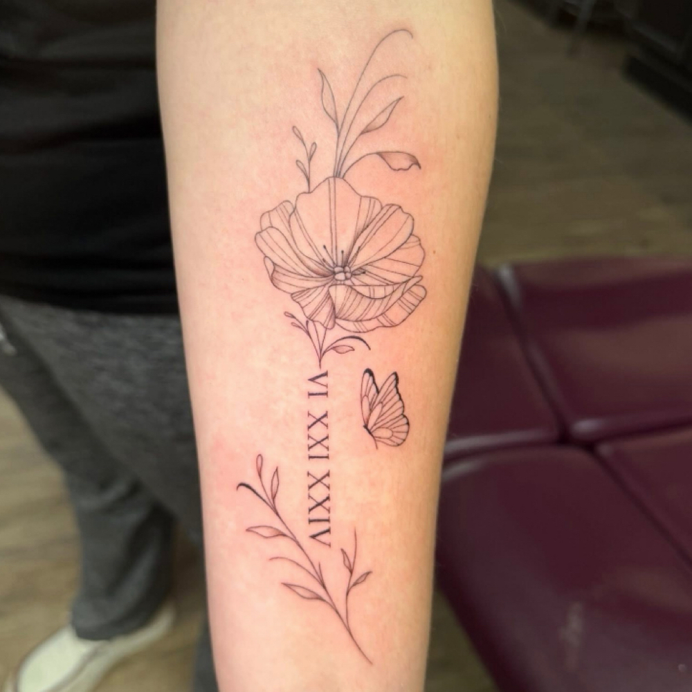 MEDIUM BLACK & GRAY UNDER 7 in at Ella Foust @ Native ink Tattoo in elwood, IN