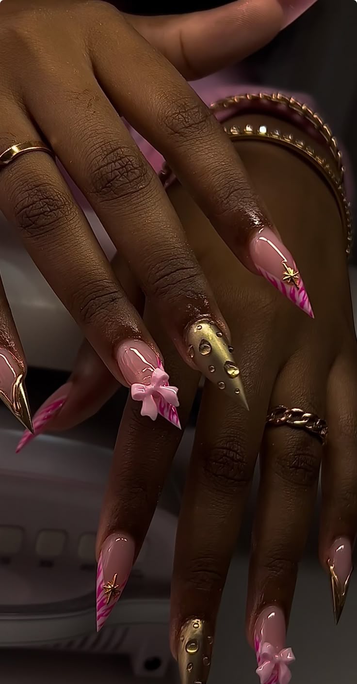NAIL ART