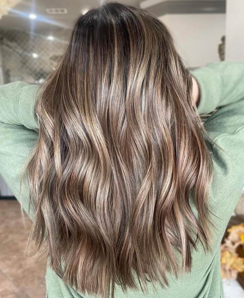 Custom Gloss at Luxury Blonde in Burleson, TX